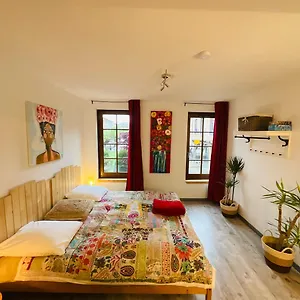 Couette-café Labyrinthe Lit 180 Cm Salle De Bain, Petit Dej Compris, Mirepoix (Ariege)